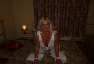 Проститутка Людмила с выездом по Москве рядом с метро Лесопарковая в возрасте 41 